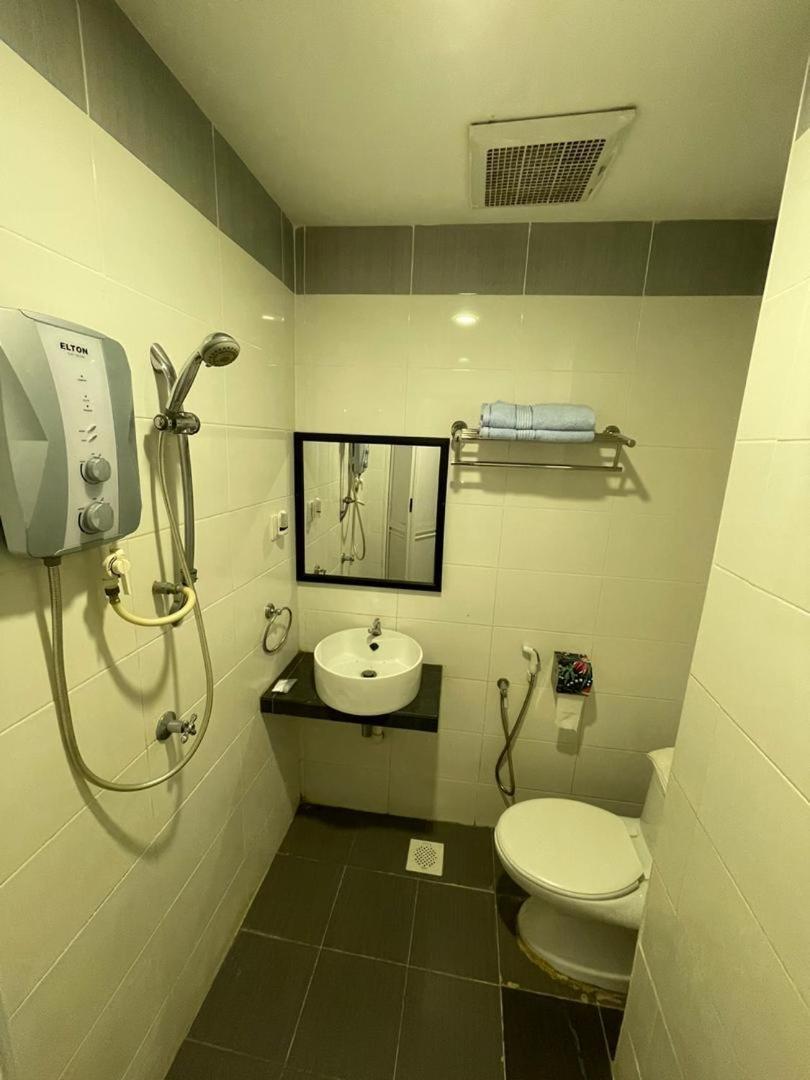 N&L Hotel Kuala Terengganu Exteriör bild