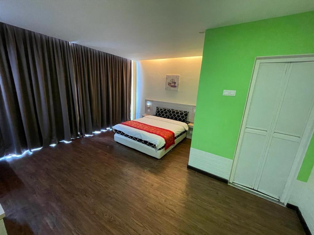 N&L Hotel Kuala Terengganu Exteriör bild